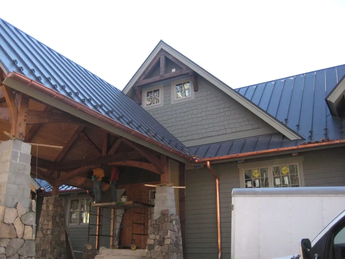 Craftsman Roofing team delivering quality roofing work in Middleburg